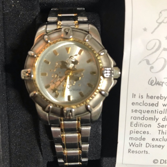 Walt Disney World 25 year watch - Picture 3 of 4